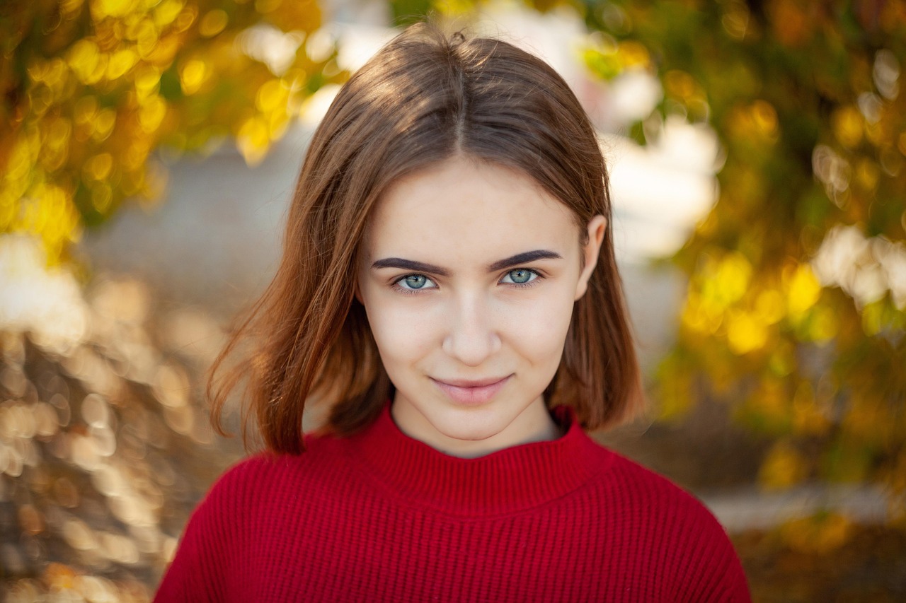 woman quarell smile