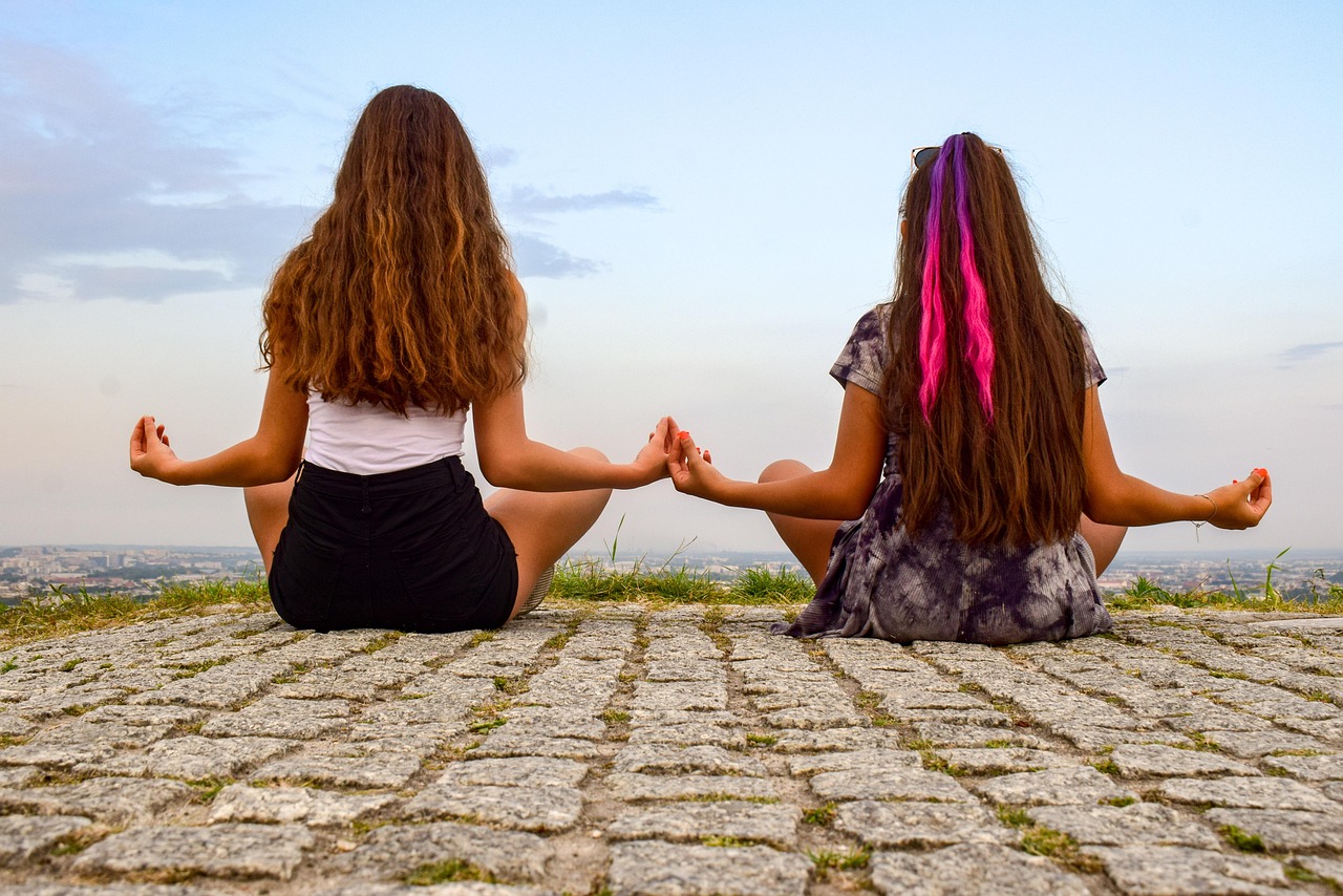 girls-4468954_1280