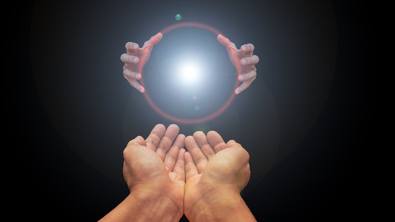 hands-5725559_1280